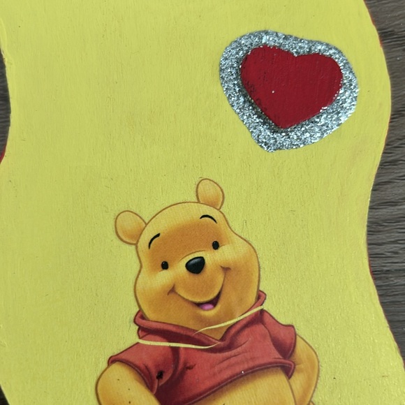 ♥️ Winnie The Pooh Wooden Door Hanger - Picture 3 of 8
